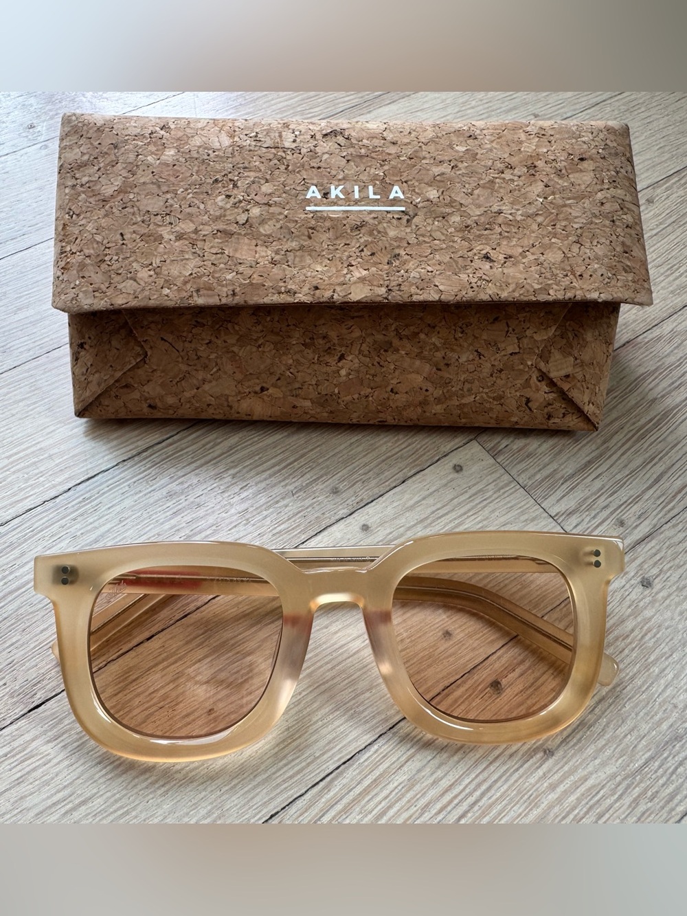Akila Pomelo Sunglasses - NWOT